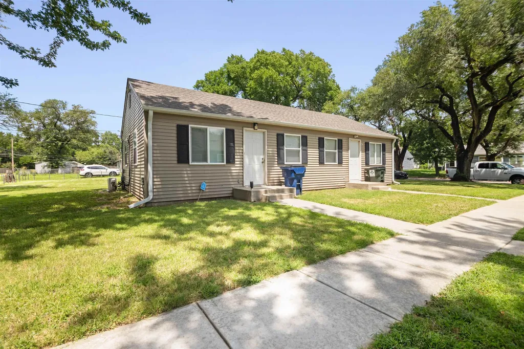 827-829 S Terrace Drive Wichita KS 67218