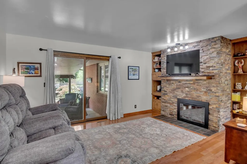 3 Sycamore Court Newton KS 67114