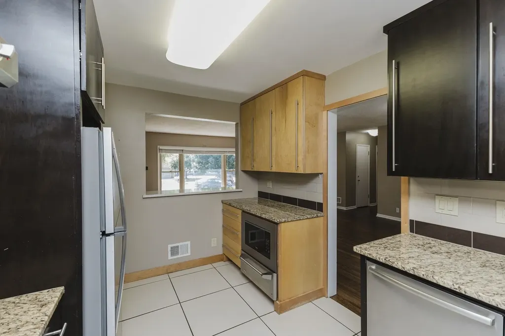 239 S Parkwood Wichita KS 67218