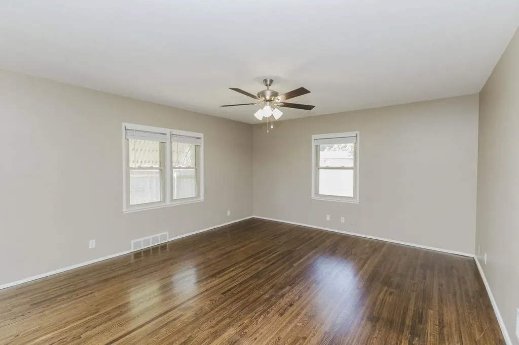 239 S Parkwood Wichita KS 67218