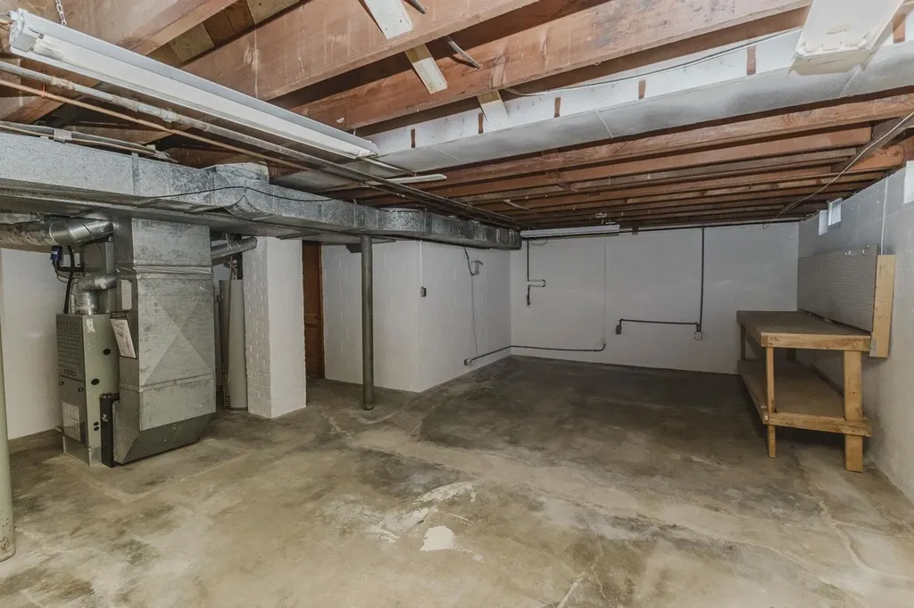 239 S Parkwood Wichita KS 67218
