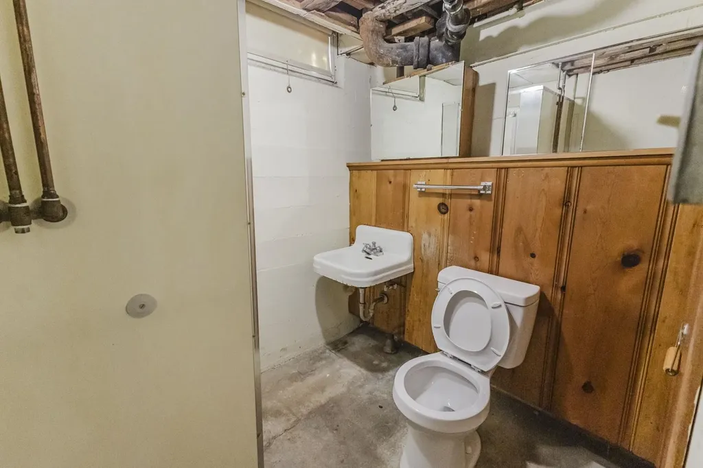 239 S Parkwood Wichita KS 67218