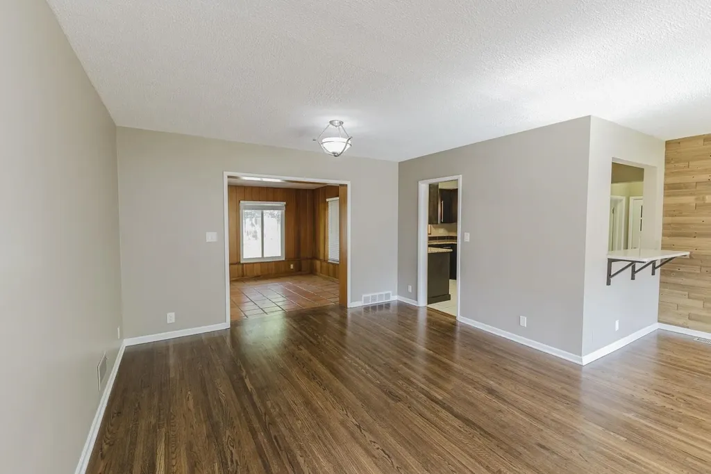 239 S Parkwood Wichita KS 67218