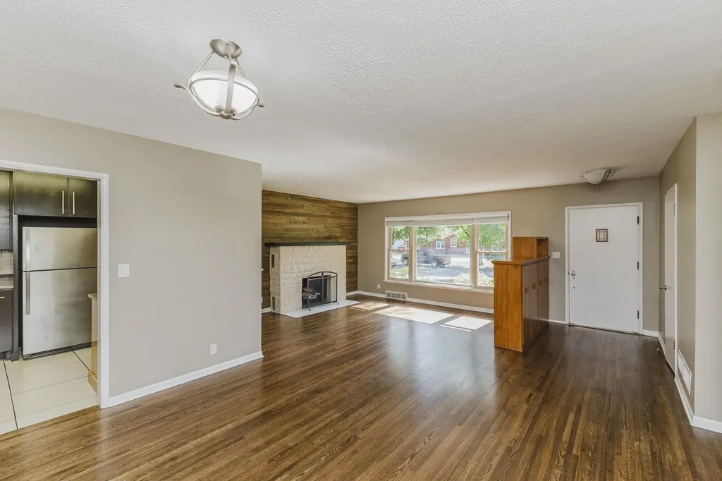 239 S Parkwood Wichita KS 67218