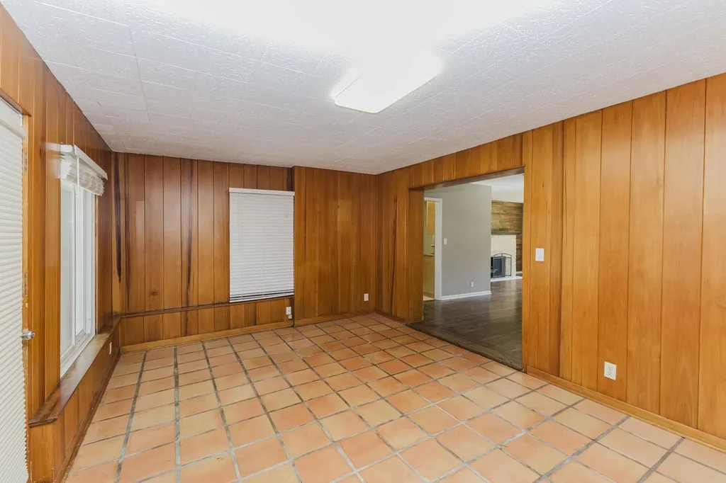 239 S Parkwood Wichita KS 67218