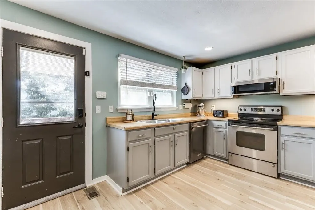 3247 N Cranberry Street Wichita KS 67226-1247