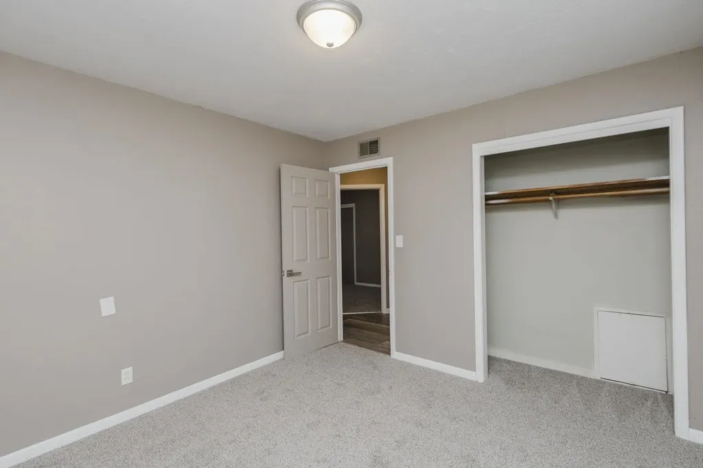 2869 S Mosley Wichita KS 67216