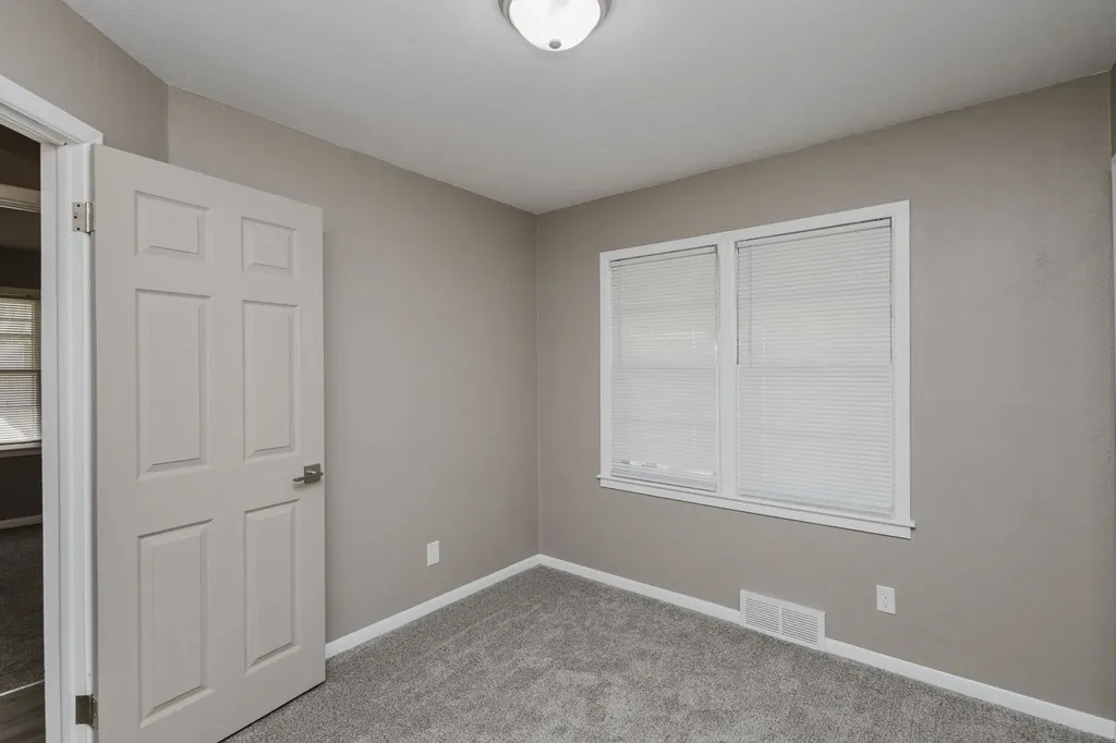 2869 S Mosley Wichita KS 67216
