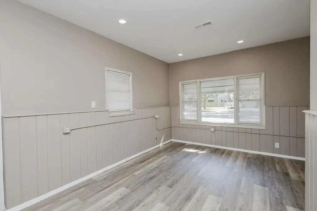 2869 S Mosley Wichita KS 67216