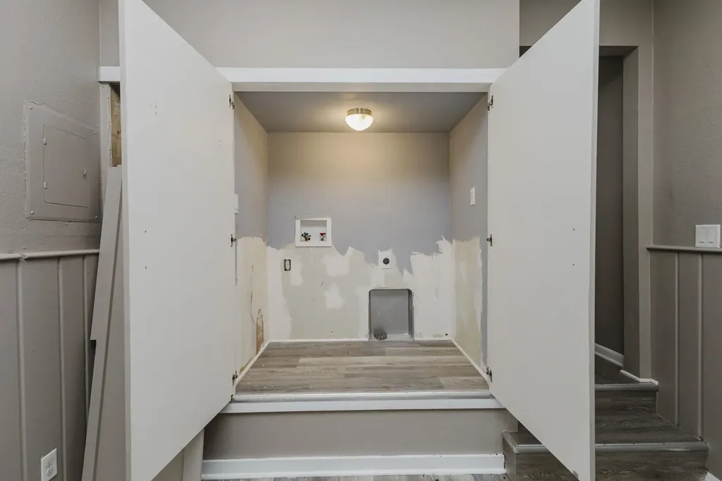 2869 S Mosley Wichita KS 67216