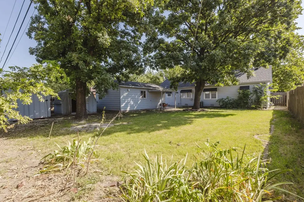 2869 S Mosley Wichita KS 67216