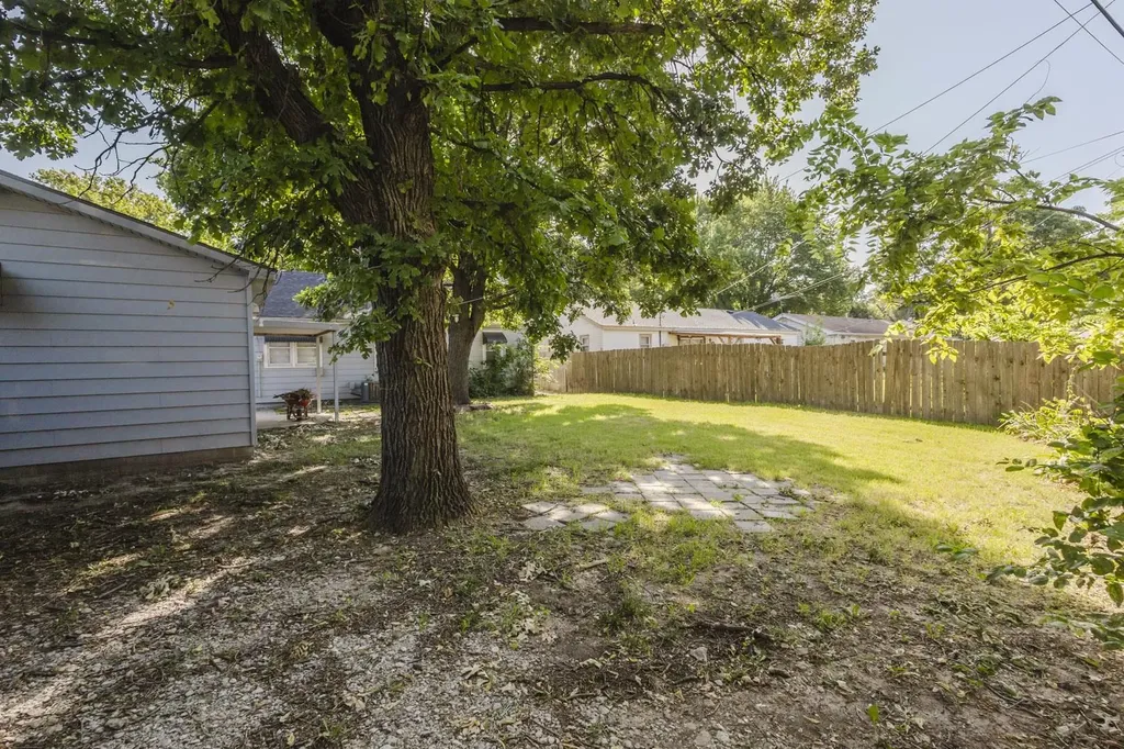 2869 S Mosley Wichita KS 67216