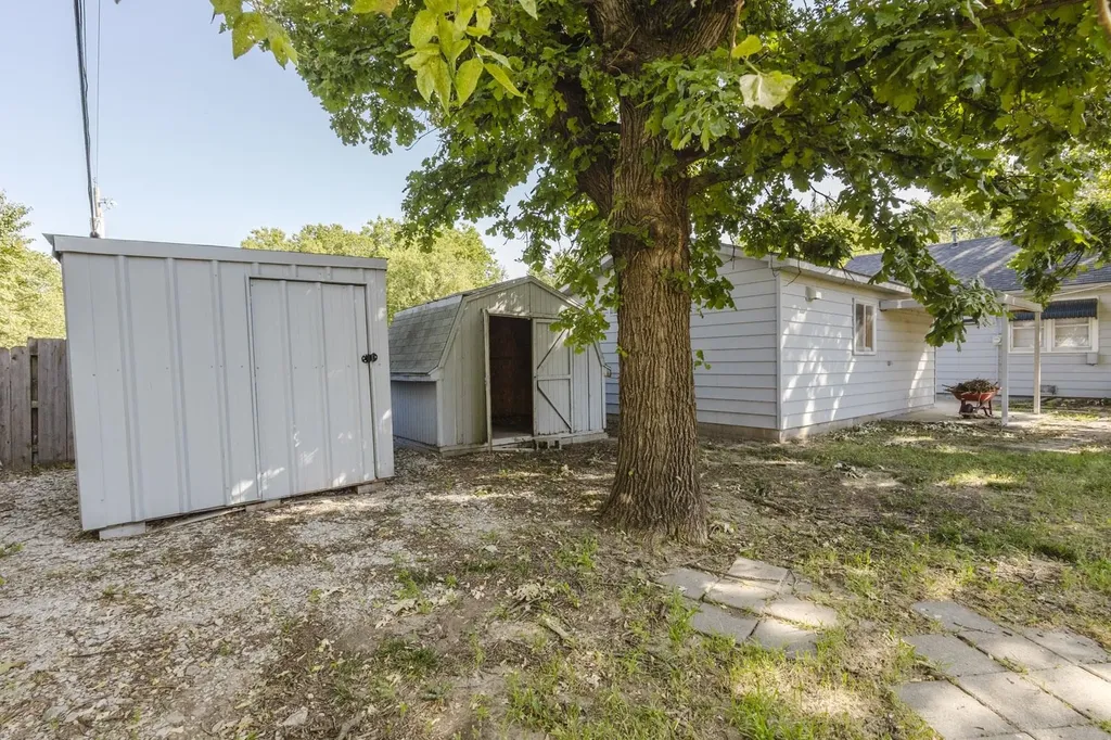 2869 S Mosley Wichita KS 67216