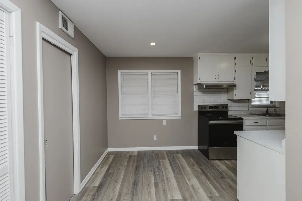 2869 S Mosley Wichita KS 67216