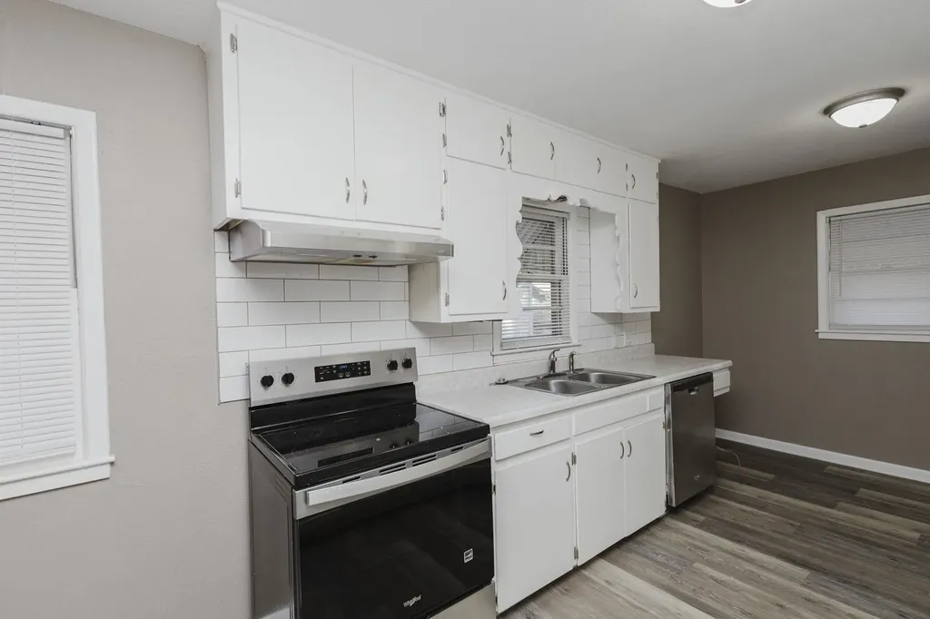 2869 S Mosley Wichita KS 67216