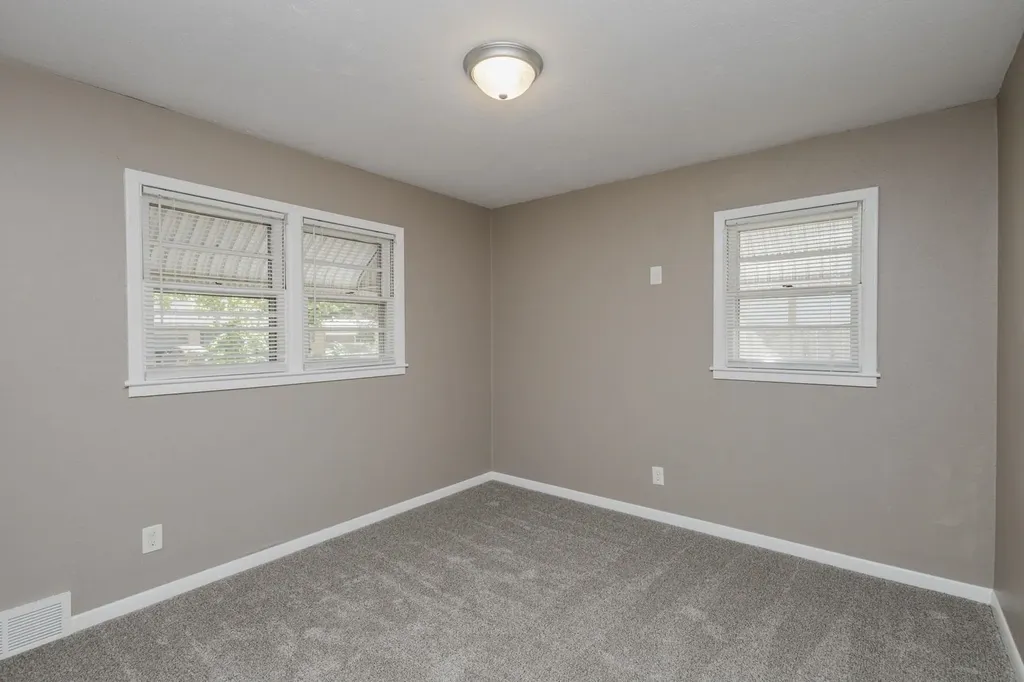 2869 S Mosley Wichita KS 67216