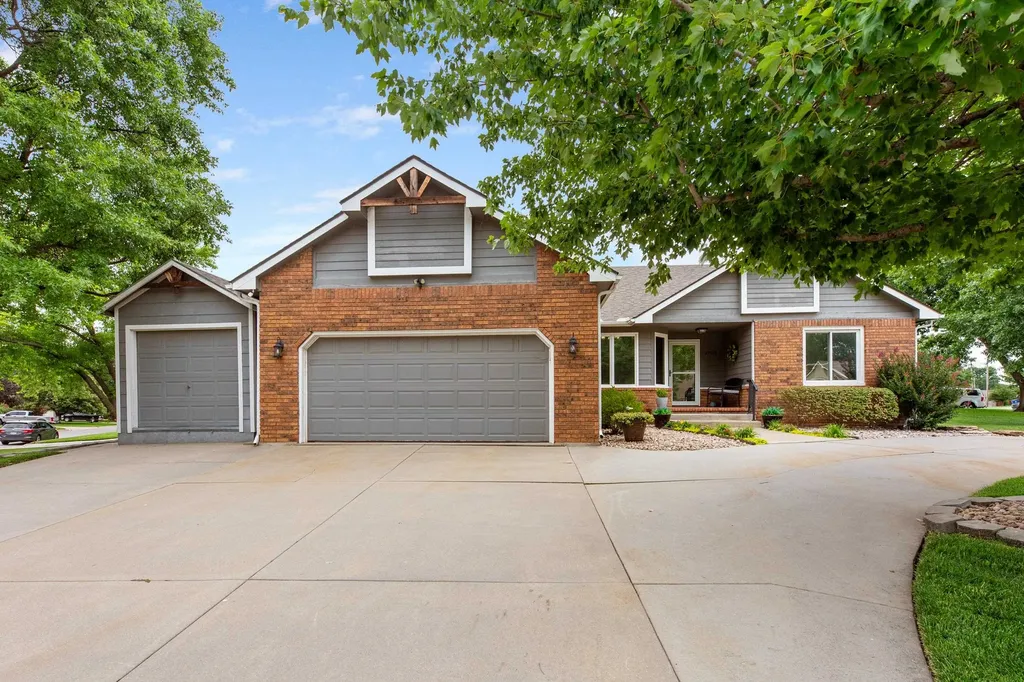 12018 W Rolling Hills Street Wichita KS 67235