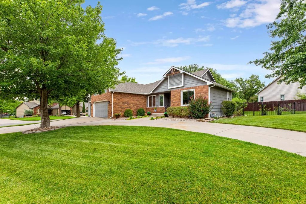 12018 W Rolling Hills Street Wichita KS 67235