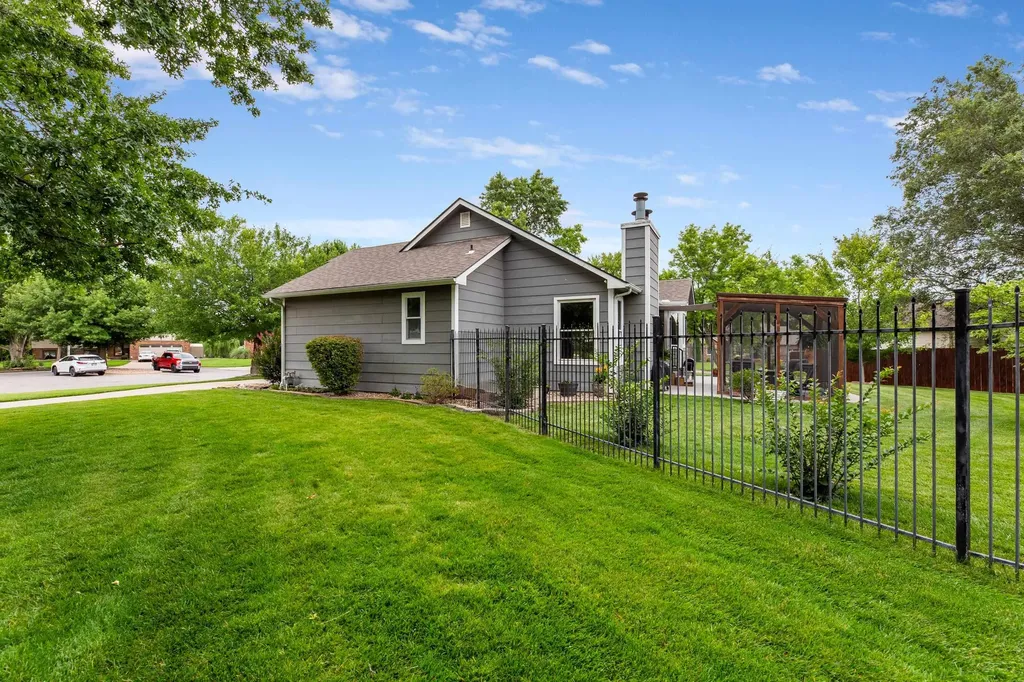 12018 W Rolling Hills Street Wichita KS 67235