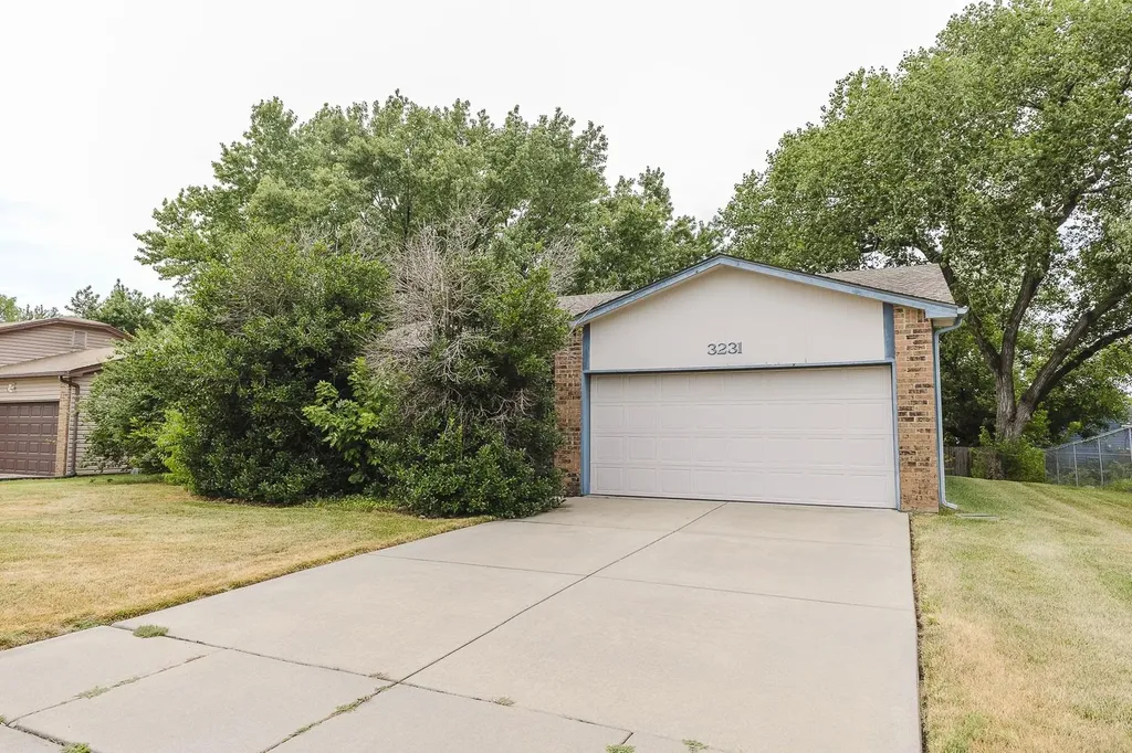 3231 N Brookfield Wichita KS 67226