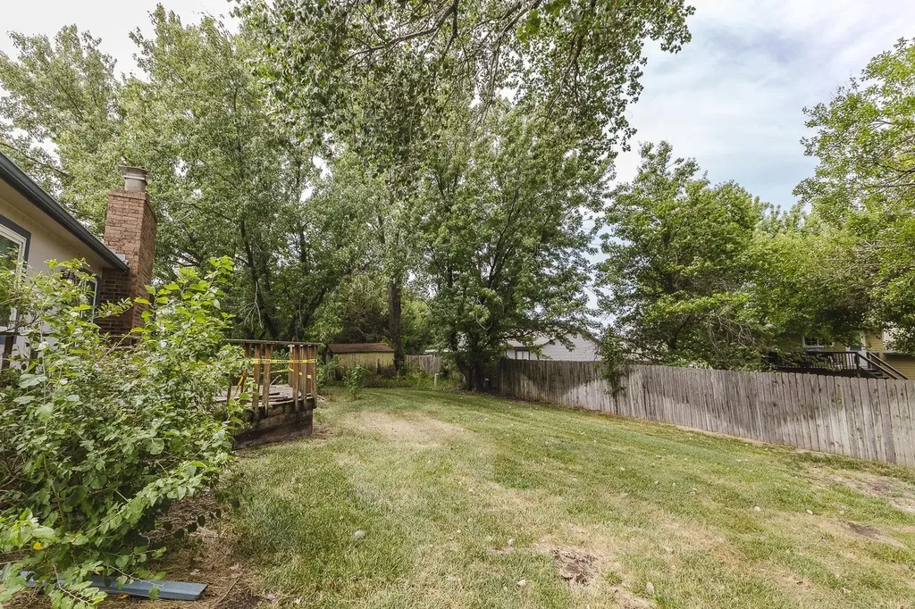 3231 N Brookfield Wichita KS 67226