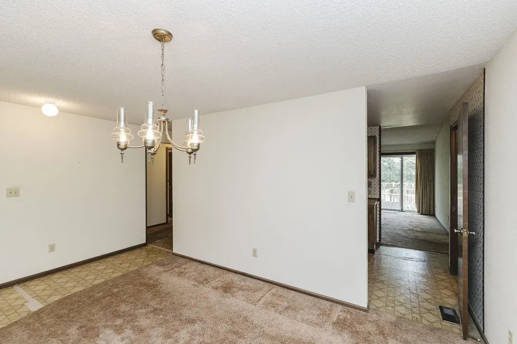 3231 N Brookfield Wichita KS 67226