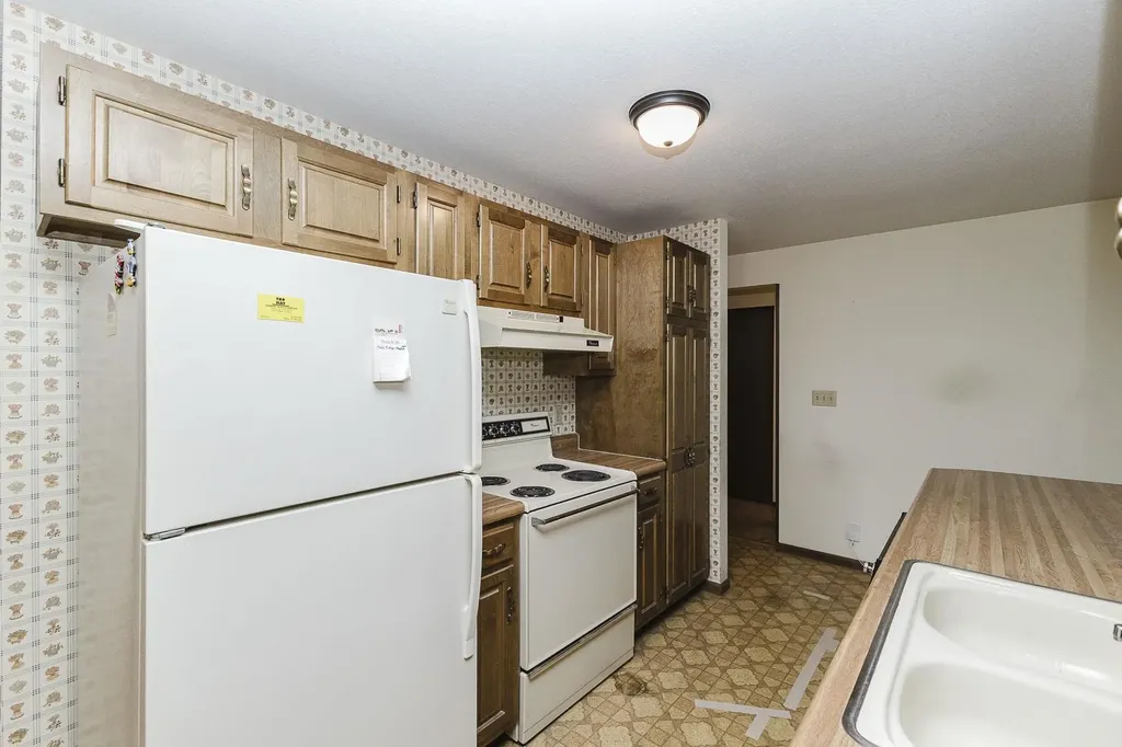 3231 N Brookfield Wichita KS 67226