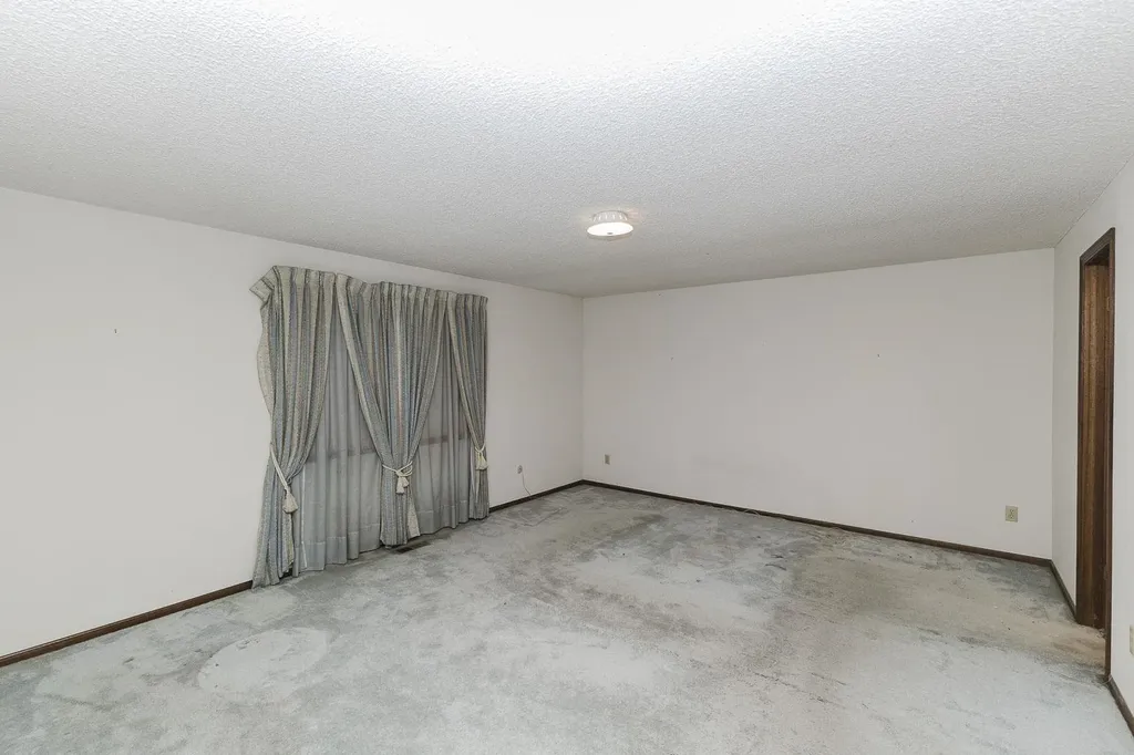 3231 N Brookfield Wichita KS 67226