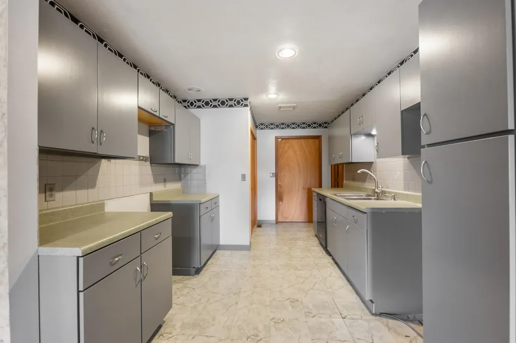 106 E Shadybrook Cheney KS 67205