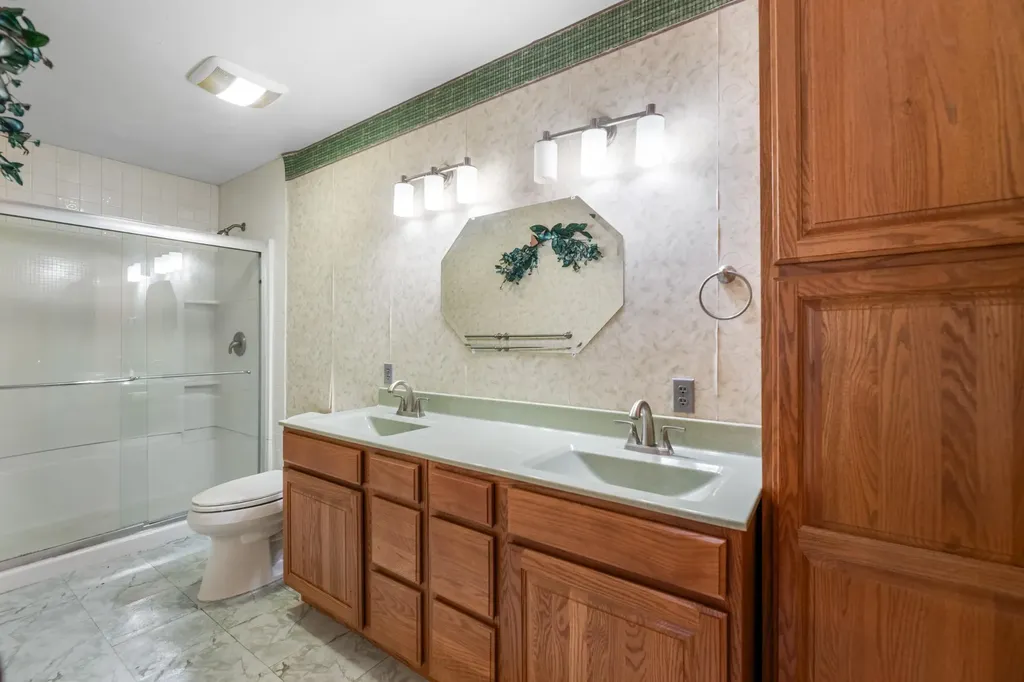 106 E Shadybrook Cheney KS 67205