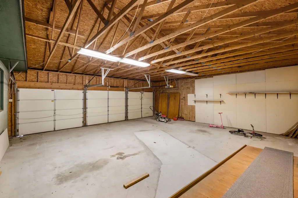 106 E Shadybrook Cheney KS 67205