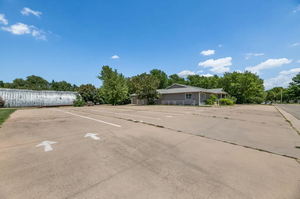 106 E Shadybrook Cheney KS 67205