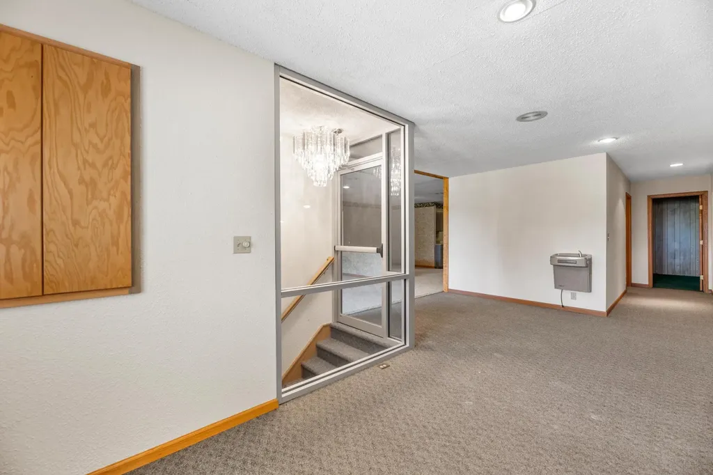 106 E Shadybrook Cheney KS 67205