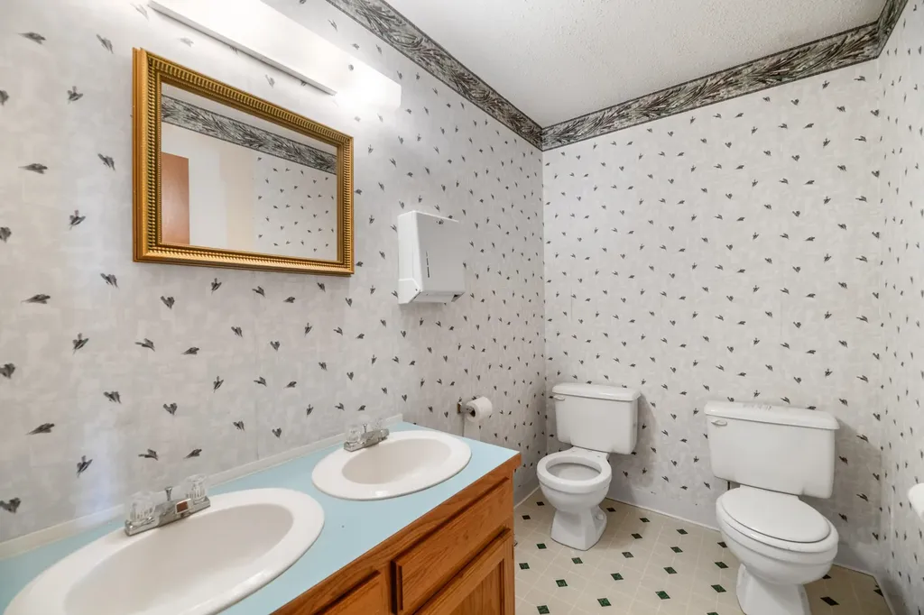 106 E Shadybrook Cheney KS 67205