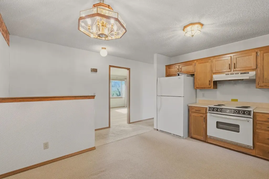 2107 N Murray Circle Wichita KS 67212