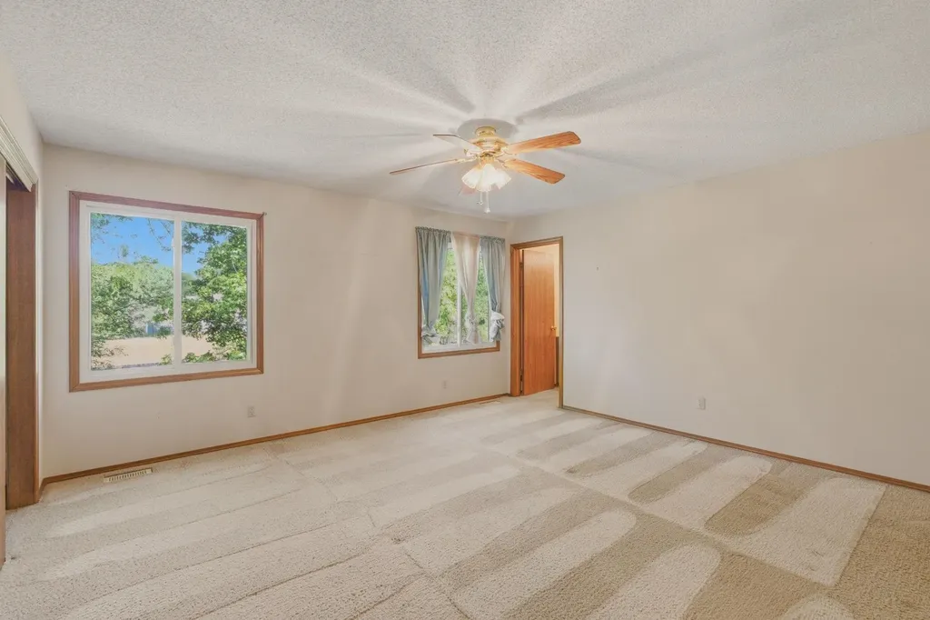 2107 N Murray Circle Wichita KS 67212