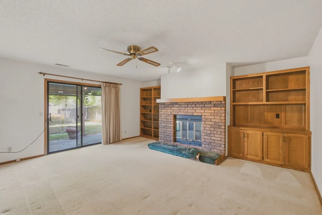 2107 N Murray Circle Wichita KS 67212