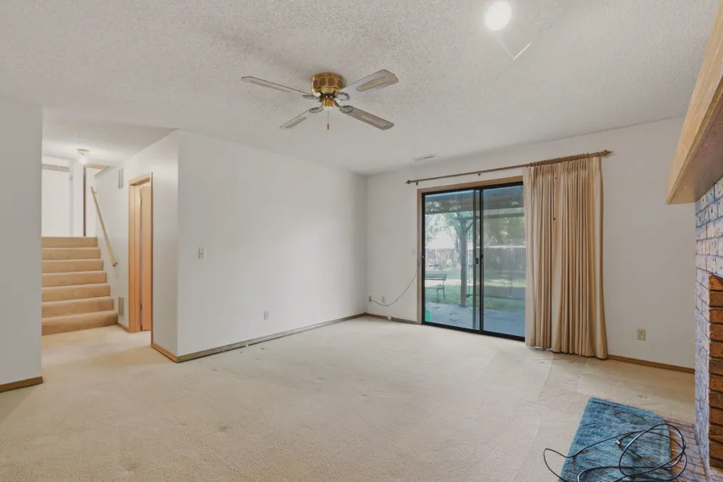 2107 N Murray Circle Wichita KS 67212