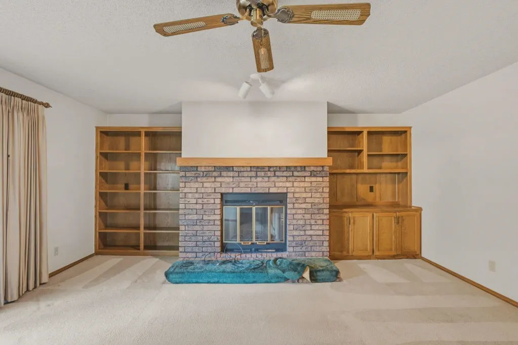 2107 N Murray Circle Wichita KS 67212