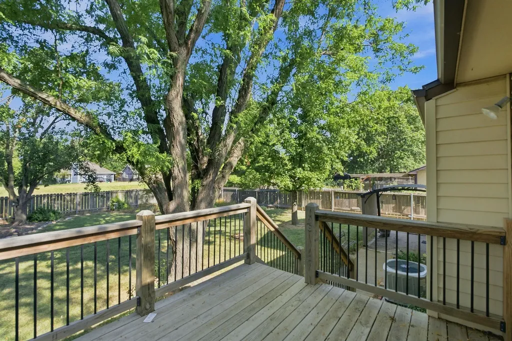 2107 N Murray Circle Wichita KS 67212