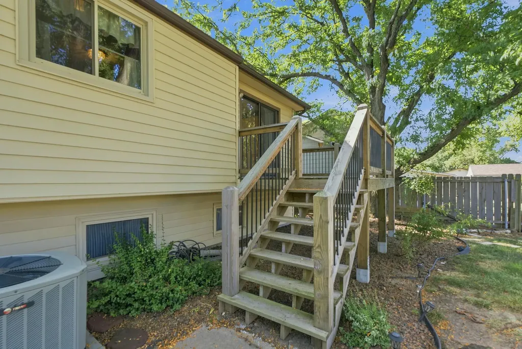 2107 N Murray Circle Wichita KS 67212
