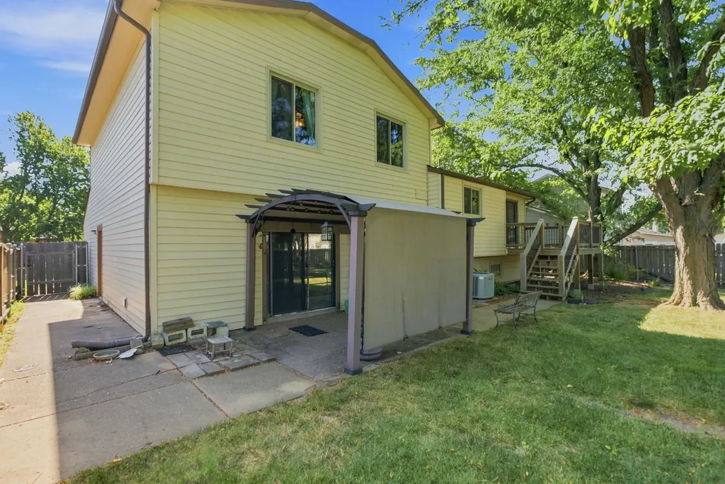 2107 N Murray Circle Wichita KS 67212