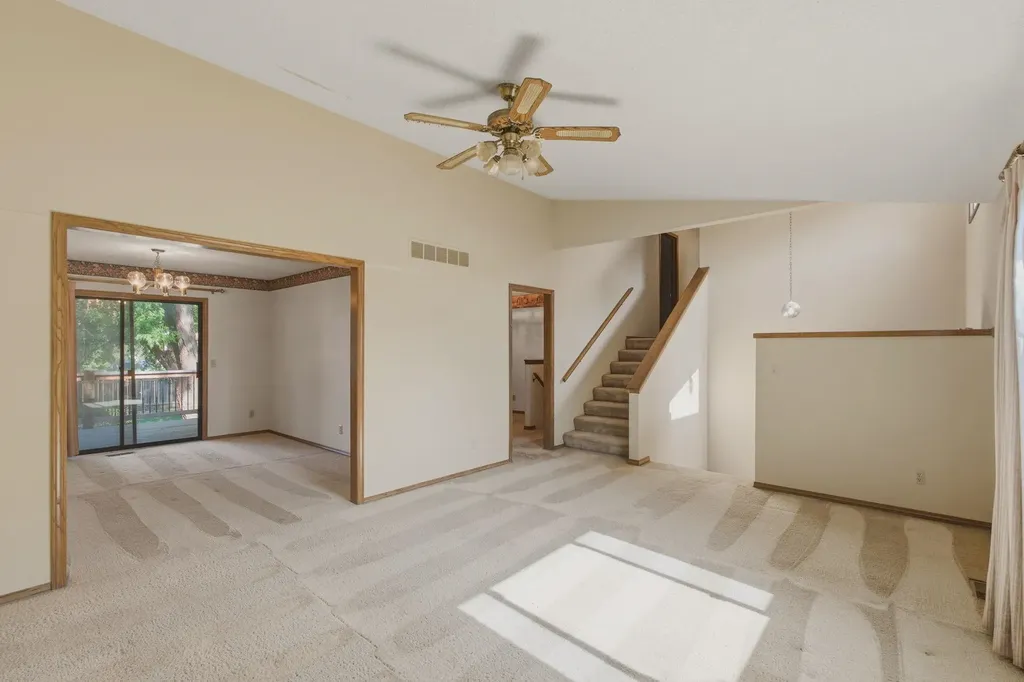 2107 N Murray Circle Wichita KS 67212