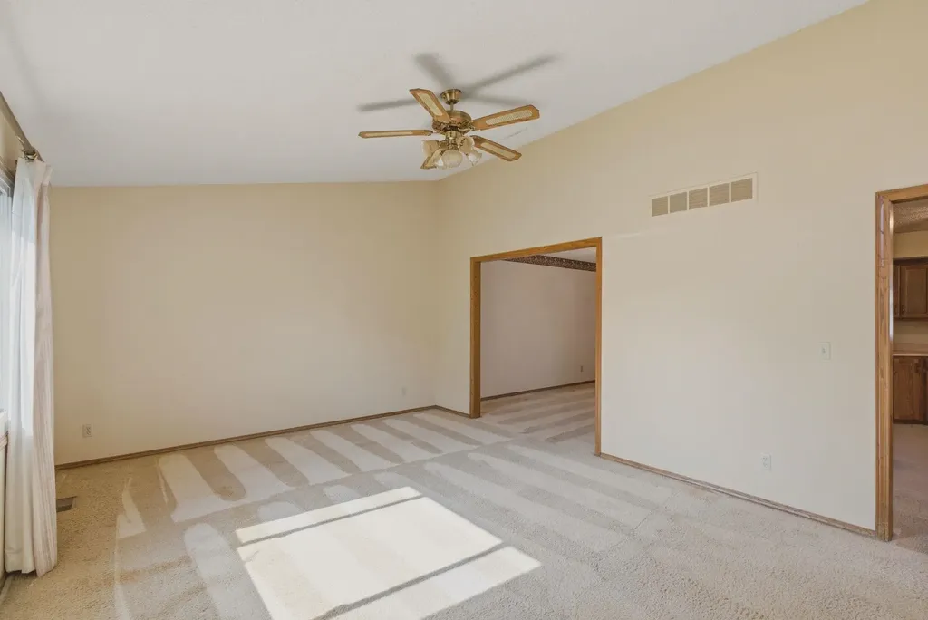 2107 N Murray Circle Wichita KS 67212