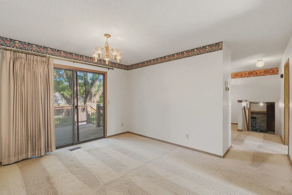 2107 N Murray Circle Wichita KS 67212