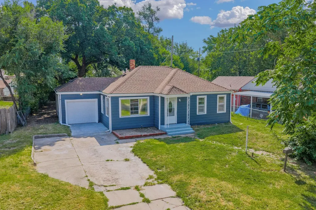 2122 N Erie Avenue Wichita KS 67214