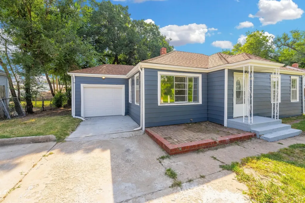 2122 N Erie Avenue Wichita KS 67214