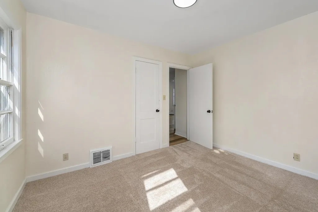 2122 N Erie Avenue Wichita KS 67214