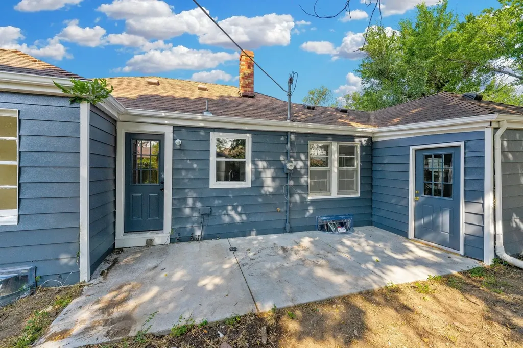 2122 N Erie Avenue Wichita KS 67214