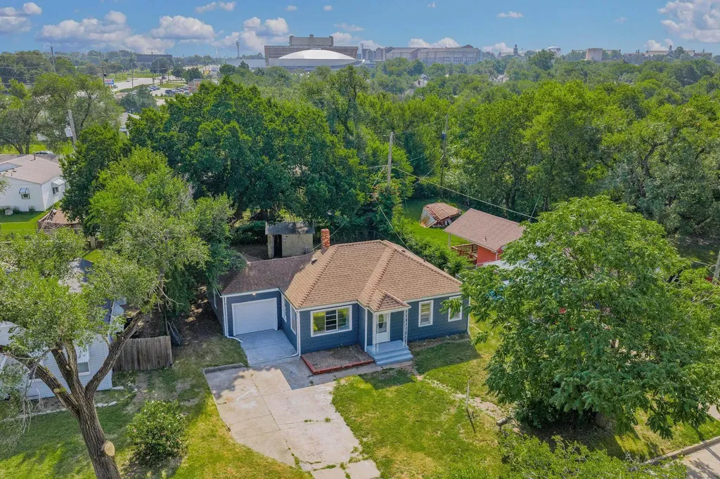 2122 N Erie Avenue Wichita KS 67214